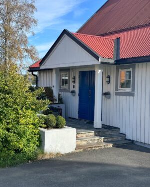 Jasmine Sidhu Instagram - Norway in fall: pure magic! 🍁

(Norway, Life in Norway, Indian in Norway, Oslo autumn, autumn season, coffee season)