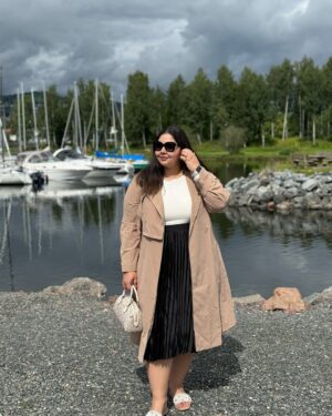 Jasmine Sidhu Instagram - Delve into the serene expanse of Gjovik’s picturesque lake, where the reflective waters mirror the beauty of the surrounding landscape, creating a symphony of tranquility and natural splendor. 

#hellonorway #visitnorway #visitislo #beautyobsessed #gjøvik #gjøviksentrum #oslonorway #sidhuxnorway #summervibes #summerinnorway #blooming