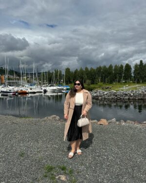Jasmine Sidhu Instagram - Delve into the serene expanse of Gjovik’s picturesque lake, where the reflective waters mirror the beauty of the surrounding landscape, creating a symphony of tranquility and natural splendor. 

#hellonorway #visitnorway #visitislo #beautyobsessed #gjøvik #gjøviksentrum #oslonorway #sidhuxnorway #summervibes #summerinnorway #blooming