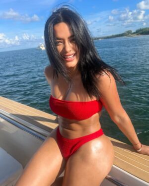 Jassym Lora Instagram - The greatest motivation, is the Disrespect #aiahbag