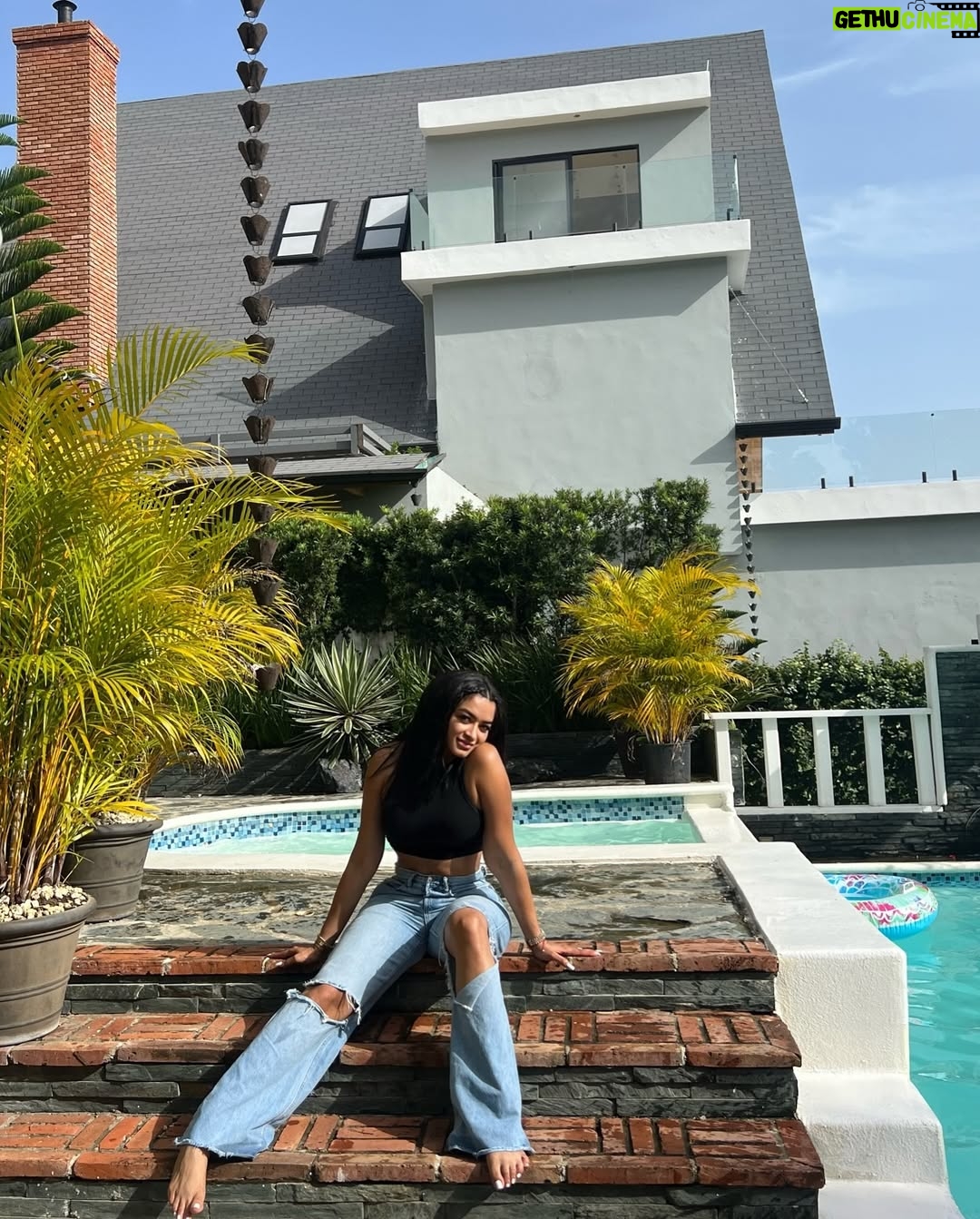 Jassym Lora - 17.7K Likes - Energy doesn’t lie ✌🏽