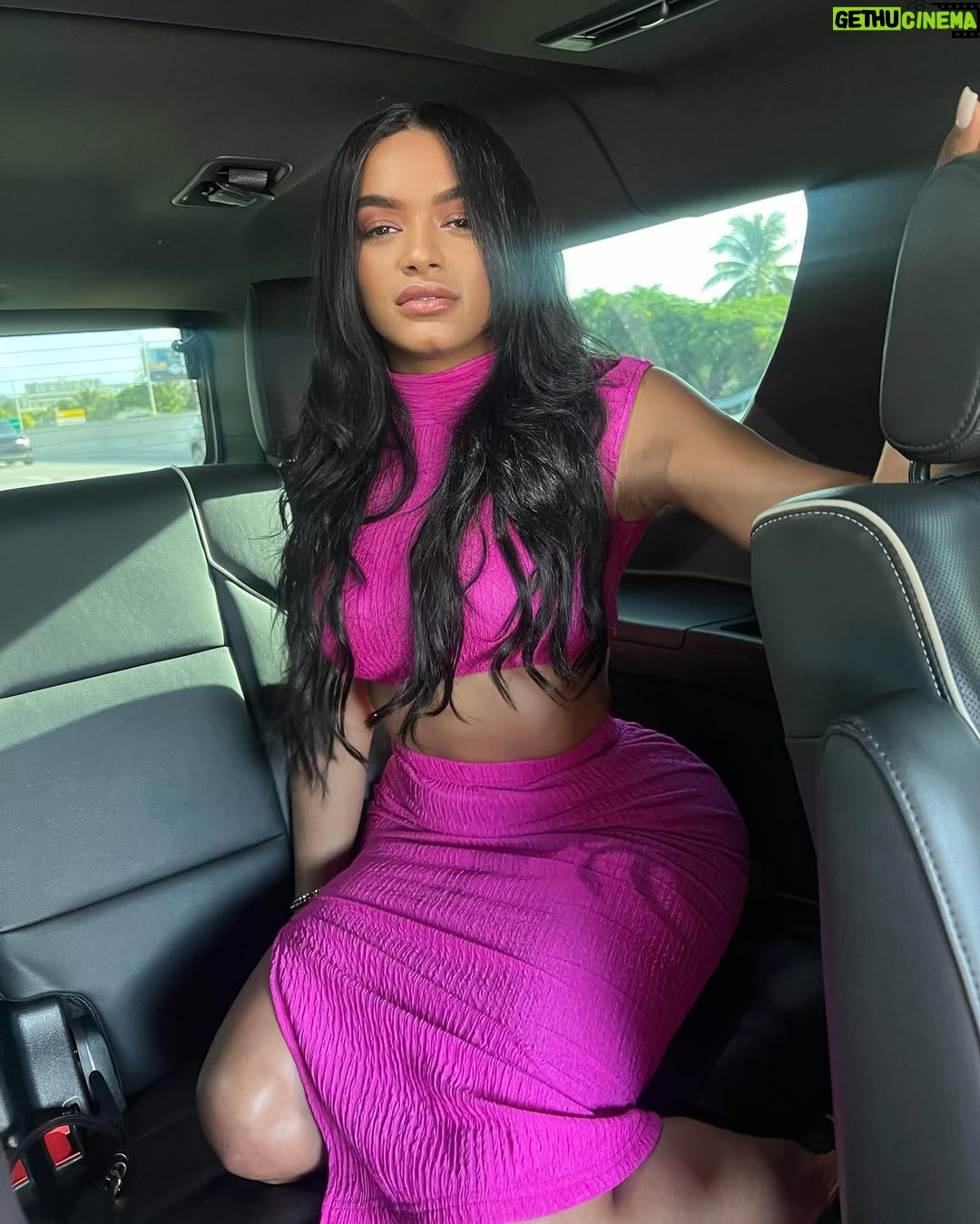Jassym Lora - 15.7K Likes - soy un maquinón, pero me tenían empty
Me sentía fea como Betty y ahora soy pretty 🌈