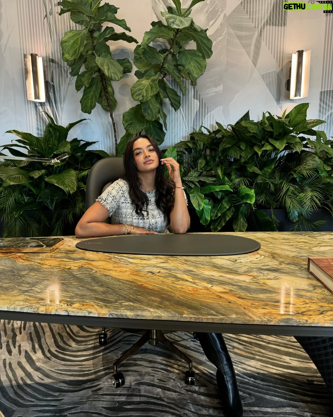 Jassym Lora - 11.8K Likes - I guess I was the right person for the job. 💸