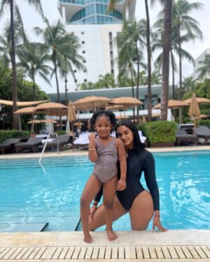 Jassym Lora Instagram - And We’re back! 🌴