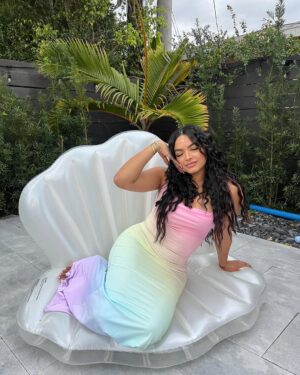 Jassym Lora Instagram - Mama mermaid 🧜🏼‍♀️