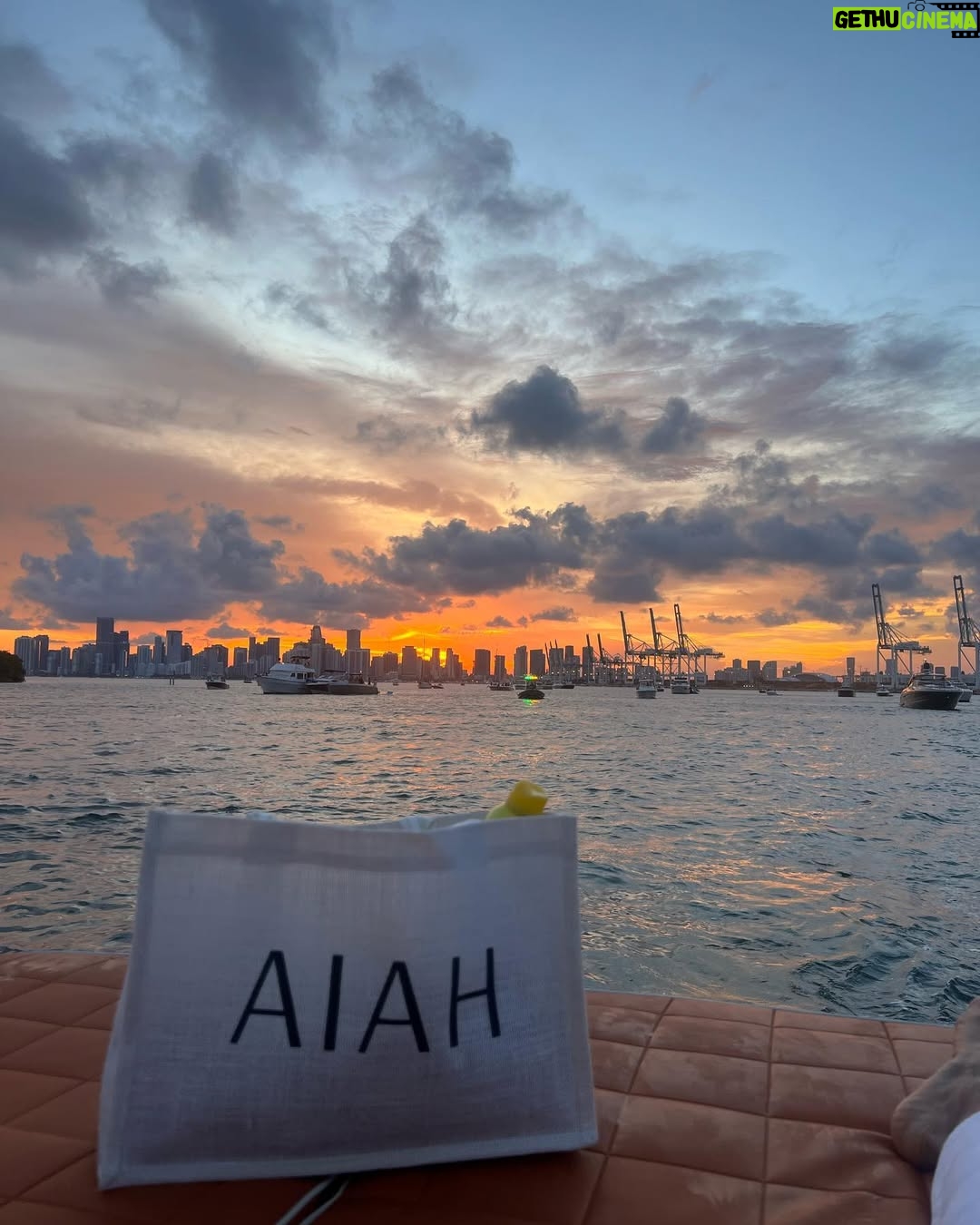Jassym Lora - 43.8K Likes - The greatest motivation, is the Disrespect #aiahbag