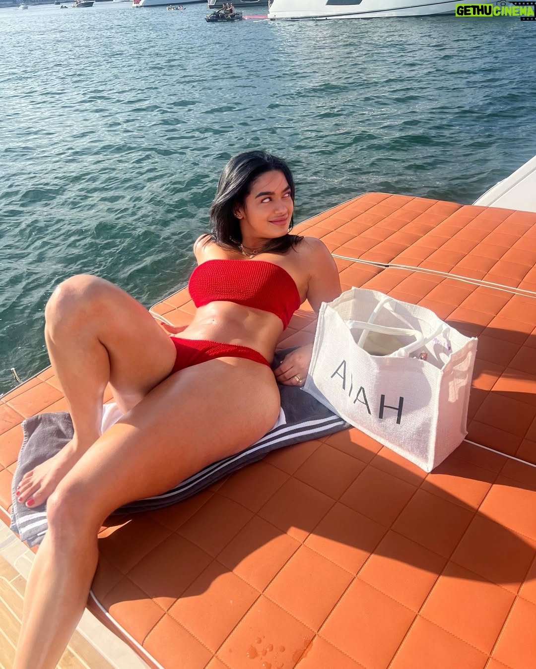 Jassym Lora - 43.8K Likes - The greatest motivation, is the Disrespect #aiahbag