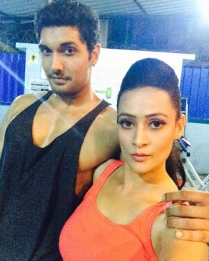 Jaswir Kaur Instagram - Happy 9th Anniversary Vishu 🙌🧘‍♂️🥴🧞‍♂️🏃‍♂️‍➡️🦒☄️🍱🍰🍨🍩☕️🍾🏏🛹🤼‍♂️🏋️‍♂️🪂🤺🏊‍♂️

And You get an Award 🥇🥇🥇🏆🏆🏆

🎷🥁🚁🧸🕉️🛜