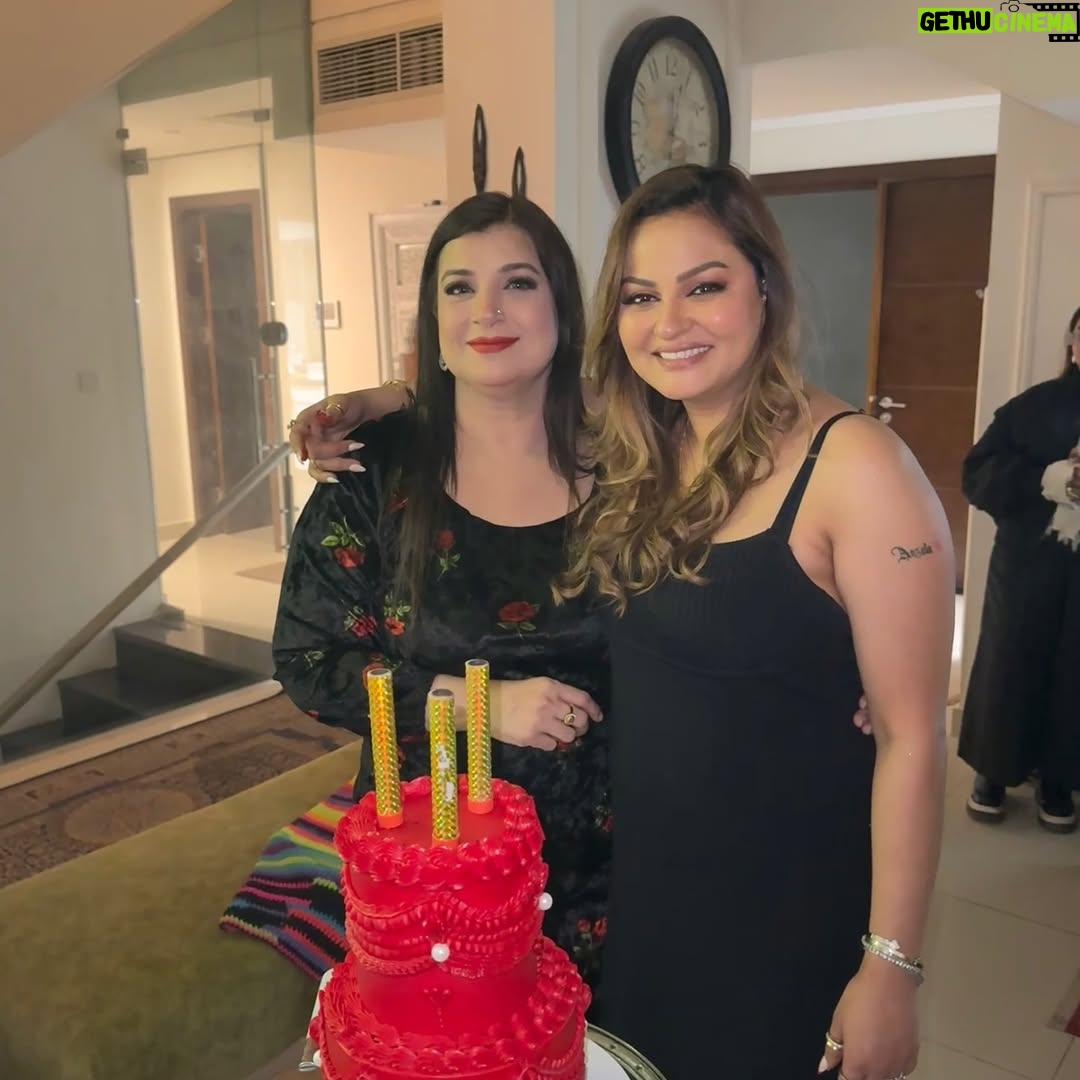 Javeria Abbasi - 10.4K Likes - Wonderful night 🧡 @adeel.haider1 @adeelhusain78 @mejozee @ash12121 #juvariaabbasi #birthday