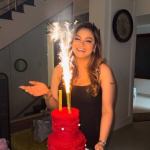 Javeria Abbasi Instagram - Birthday Party 🥳🎉🎂
So grateful for the love you all gave me; my family, friends and fans!
Thank u so much, Love u all 🧡 #juvariaabbasi #birthday