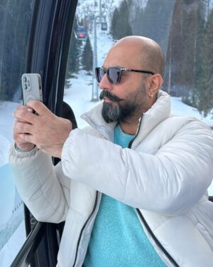 Javeria Abbasi Instagram - Thanks my love @adeel.haider1 for this dreamy  honeymoon 🫶🏼 love u so much ♥️♥️♥️ had a wonderful time 🧡🧡🧡🧡 #mounttitlisswitzerland #zurich #lucerne #europe