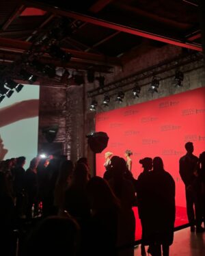 Jeanne Goursaud Instagram - Anzeige| Thank you @armanibeauty @berlinale ! It was amazing ❤️ #armanimakeup #armanifragrance