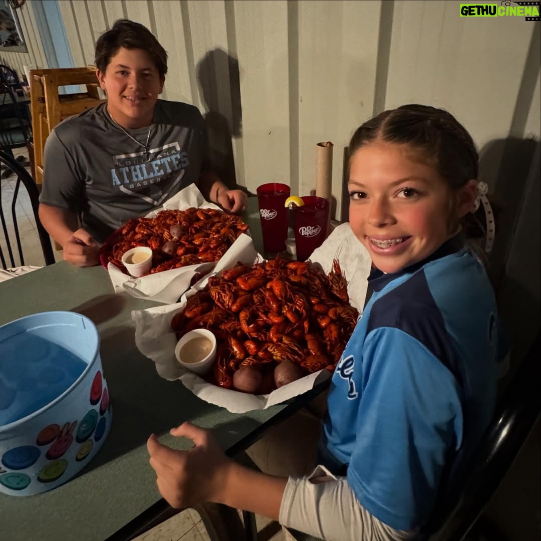 Jennie Finch - 2.5K Likes - Happy Valentine’s Day from the bayou! This is love! 🦞🥰🤟🏽😂