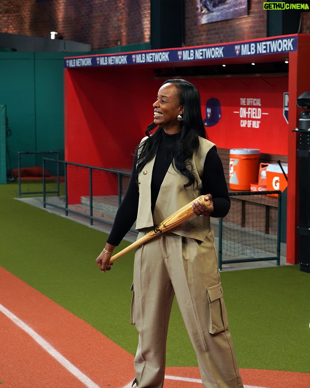 Jennie Finch - 5.1K Likes - 2008 Olympic Gold Medalists Jennie Finch and Natasha Watley stopped by MLB Network Wednesday to celebrate National Girls and Women in Sports Day! 👏
#NGWSD