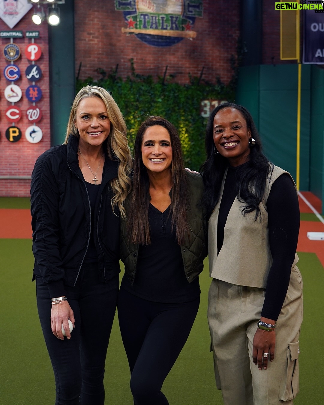 Jennie Finch - 5.1K Likes - 2008 Olympic Gold Medalists Jennie Finch and Natasha Watley stopped by MLB Network Wednesday to celebrate National Girls and Women in Sports Day! 👏
#NGWSD