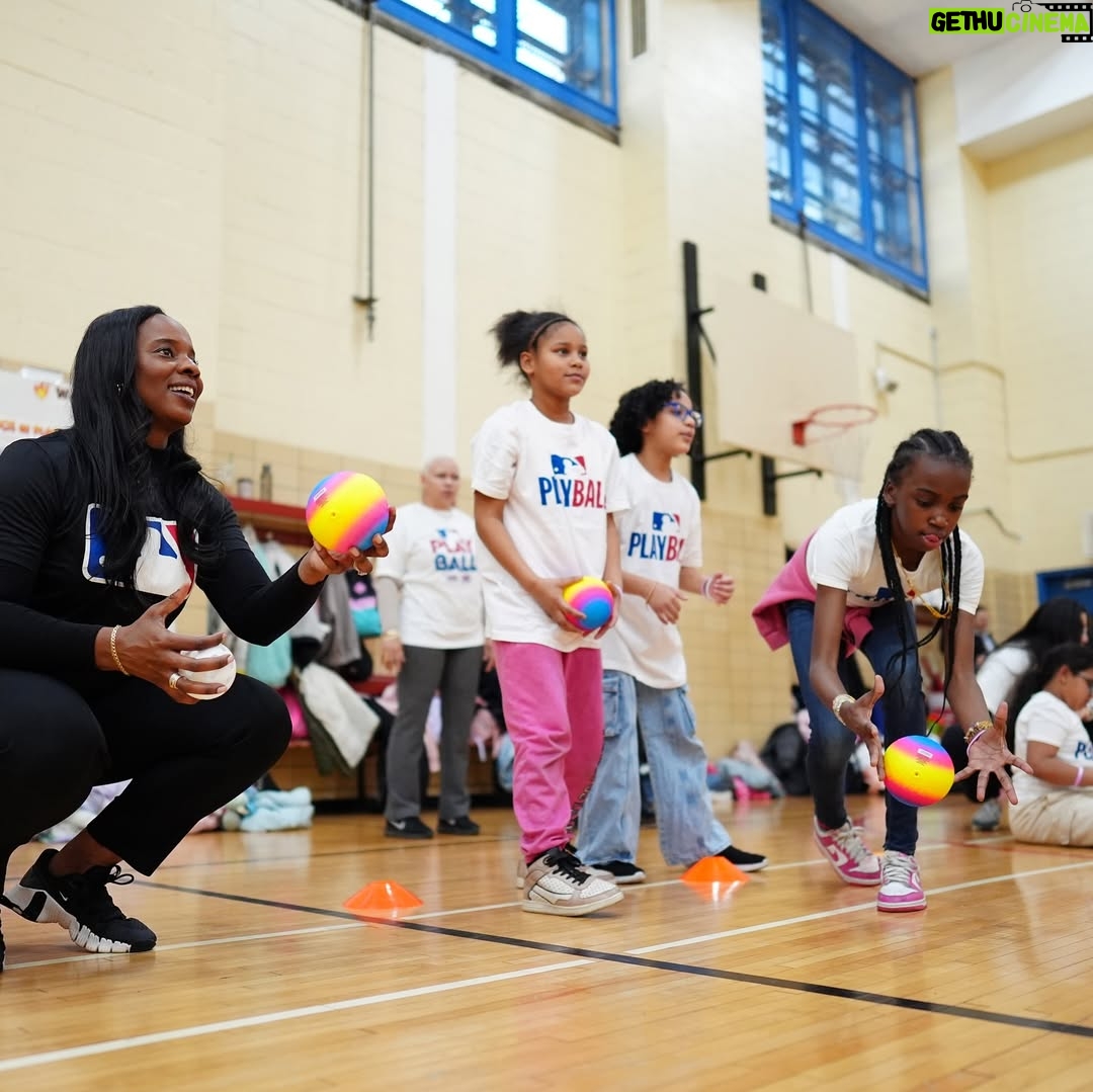 Jennie Finch - 5.5K Likes - We celebrated #NGWSD with our MLB Youth Ambassadors at P.S. 111 Adolph S. Ochs! 🌟
Thank you to the students & teachers for welcoming Jennie, Natasha, and our staff!