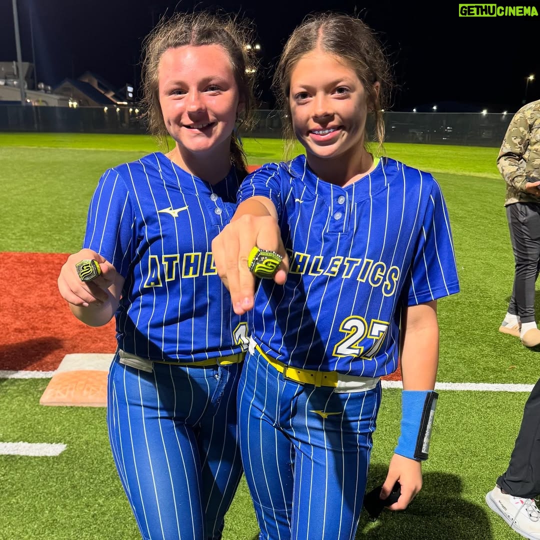 Jennie Finch - 4.5K Likes - Only team from Louisiana shows up and wins the whole thing! Laissez les bons temps rouler! 🥇🥎🌪️- Coach Kade
Most powerful thing I heard this wkd was from an opposing mama (in 20 hours at the fields), as her Coach continued to not be the most positive from his coaches box.
I had just told one of my players as we witnessed this players confidence deflate, “I just want to give her the biggest hug.”
Right then, her mom yells from the stands in her bold mama voice - YOU KNOW WHO YOU ARE!
I instantly was covered in chills and thanked God that she had her mama & her Mamas words.
Mamas -keep using your voice and declaring truth over our daughters. I pray my girls always know who they are and WHO’S they are! 🙏🏽
I needed this reminder too, as a Coach AND as a Mama. Lord, give me the heart, awareness, boldness, control, to use my voice to speak Your truth as I fall short at times too. Amen