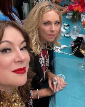 Jennifer Tilly Instagram - Welcome to my fabulous Caftans and Caviar party tonight on Real housewives of Beverly Hills! 💐🍹 Will the fish eggs fly? 🤔 Tune in tonight to find out! #rhobh