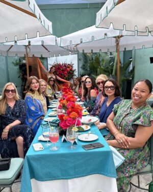 Jennifer Tilly Instagram - Welcome to my fabulous Caftans and Caviar party tonight on Real housewives of Beverly Hills! 💐🍹 Will the fish eggs fly? 🤔 Tune in tonight to find out! #rhobh