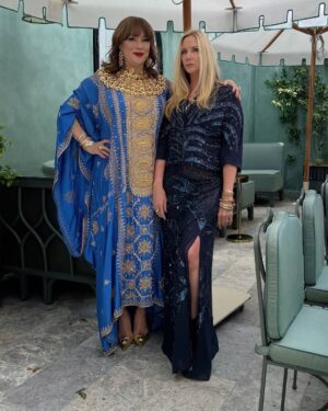 Jennifer Tilly Instagram - Welcome to my fabulous Caftans and Caviar party tonight on Real housewives of Beverly Hills! 💐🍹 Will the fish eggs fly? 🤔 Tune in tonight to find out! #rhobh