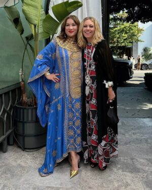 Jennifer Tilly Instagram - Welcome to my fabulous Caftans and Caviar party tonight on Real housewives of Beverly Hills! 💐🍹 Will the fish eggs fly? 🤔 Tune in tonight to find out! #rhobh