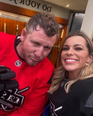 Jenny Taft Instagram - My younger hockey loving self wouldn’t believe ya! 

What a great day. Thank you first responders! 🏒❤️ 

Big thanks to the @lakings @nhl for inviting me to play in such a special game.

#SkateForLAStrong #Hockeywood #lastrong