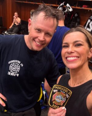 Jenny Taft Instagram - My younger hockey loving self wouldn’t believe ya! 

What a great day. Thank you first responders! 🏒❤️ 

Big thanks to the @lakings @nhl for inviting me to play in such a special game.

#SkateForLAStrong #Hockeywood #lastrong
