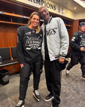 Jenny Taft Instagram - My younger hockey loving self wouldn’t believe ya! 

What a great day. Thank you first responders! 🏒❤️ 

Big thanks to the @lakings @nhl for inviting me to play in such a special game.

#SkateForLAStrong #Hockeywood #lastrong