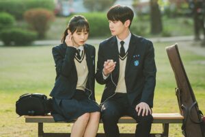 Jeon So-nee Instagram - 해피발렌타인! 5pm @netflixkr 멜로무비🎠💘