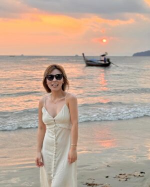 Jess Lee Instagram - Happy Valentine’s Day
📷 @kaia1ee 
.
#throwback #aonangkrabi 
#krabisunset