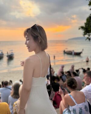 Jess Lee Instagram - Happy Valentine’s Day
📷 @kaia1ee 
.
#throwback #aonangkrabi 
#krabisunset