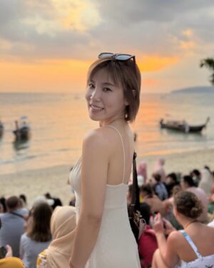 Jess Lee Instagram - Happy Valentine’s Day
📷 @kaia1ee 
.
#throwback #aonangkrabi 
#krabisunset