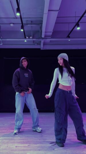Jessica Chan Yee Chun Instagram - 唔好分手住🤫 一齊跳返part舞先

#BreakUpDanceChallenge

choreographer/ @kennyegwong