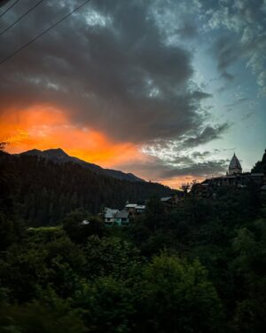 Jhanvi Bhatt Instagram - On the road to Kashmir!🏔️ We took the world’s most dangerous route from Manali to Kishtwar ✨🤌🏻. Crossed beautiful villages, diverse landscapes, tough terrains, and sparkling streams. This is my longest road trip yet—can’t wait to share everything happening here! 🔥✨