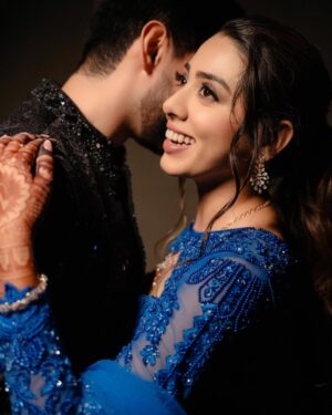 Jheel Mehta Instagram - Portraits from the sangeet ✨

Jewellery: @antarajewellery 
Photos: @ivoryfilms.in 

#JheelKePyaarMeDube #JheelMehta #Sangeet #diamondjewelry