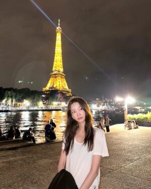 Ji E-su Instagram - Falling in love with Paris 💕🥐☕️
