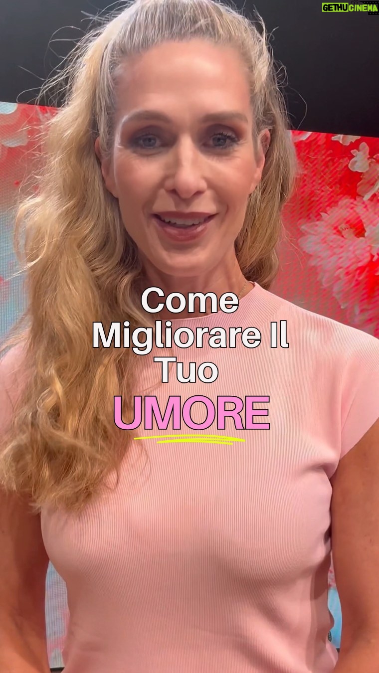 Jill Cooper - 269 Likes - 🌞 4 CONSIGLI NATURALI PER MIGLIORARE L’UMORE! 😊
Ti senti giù? Ecco 4 strategie naturali per ritrovare energia e positività! ✨
🚶♀️ Cammina all’aperto – La luce solare stimola la produzione di serotonina, l’ormone della felicità!
💊 Magnesio – Essenziale per il benessere mentale e fisico, aiuta a ridurre stress e affaticamento.
🏋️♀️ Fai sport – Il movimento libera endorfine, il miglior antidoto contro il cattivo umore!
😴 Dormi almeno 7-8 ore – Il riposo di qualità è fondamentale per l’equilibrio emotivo e l’energia!
📌 Salva questo video e dimmi nei commenti quale consiglio segui già! 👇💬
#benessere #umorepositivo #healthylifestyle #fitness #serotonina #relax