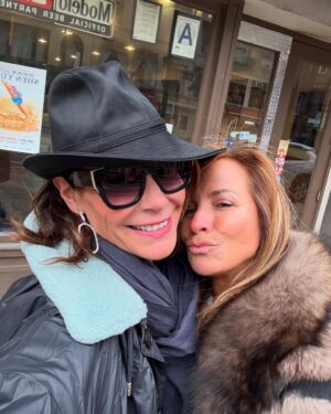 Jill Zarin Instagram - There is nothing better than a 3 hour lunch with one of your dearest friends who you haven’t seen in a long time. So much good gossip!😜Then we decided to look for cute guys just for fun in an old fashioned barber shop. Not bad! lol!