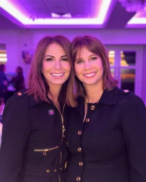 Jill Zarin Instagram - Everyday is #sisters day! How lucky am I to have the best sister in the world? #sisters
