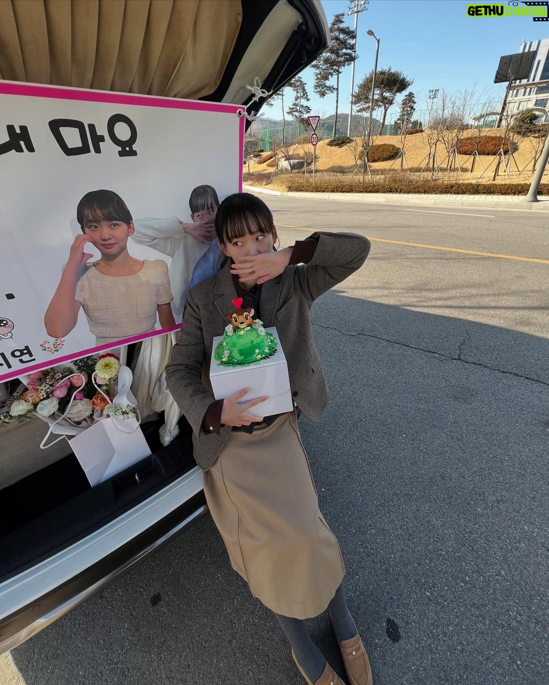 Jin Ki-joo - 44.4K Likes -