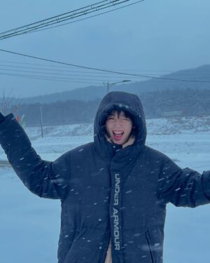 Jin Ki-joo Instagram - ❄️