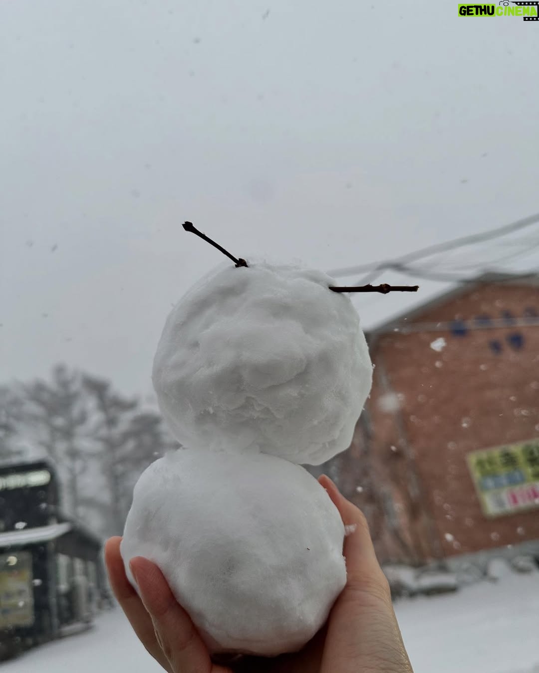 Jin Ki-joo - 97.7K Likes - ❄️