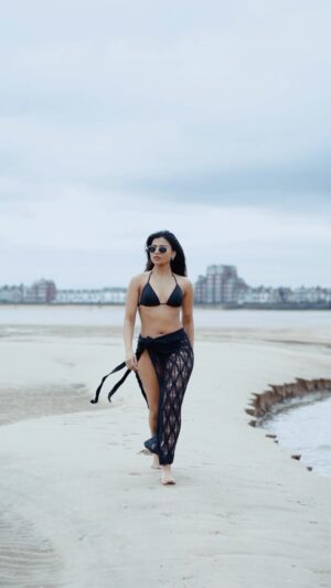 Jini Sundarraj Instagram - “I’ve always admired Nayanthara’s fierce and fearless look in Billa. 🔥 Her character, Sasha, redefined power and style, making a lasting impact. 🖤I wanted to recreate that bold energy and attitude through this look. ✨ Confidence, strength, and a touch of mystery—just like Sasha! 😎 Let me know if I did justice to this iconic vibe! 

As always, the genius behind the lens nailed it! Huge thanks for all the effort, Dinesh ❤️
.
.
#reelsinstagram #reeloftheday #trendingreels #billanayantara #billalook #reelkarofeelkaro #insta #instagram #instagood #instagood #reelitfeelit #recreationlook