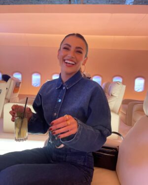 Joanna Chimonides Instagram - Progressive laughing fit incoming … 😂 I’ve been doing this job for 6 years & I still can’t be normal & get a serious picture 

A night with @meta @instagram family 🤍 and no I’m not on a PJ😂