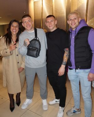 Joanna Jędrzejczyk Instagram - about last night 🖤 @ufc 

📸📸📸📸📸📸📸📸

UFC • UFC EUROPE • UFC FIGHTERS • LONDYN • LONDON 

#ufcfightnight #ufclondon #ufcfighter #ufcfighters