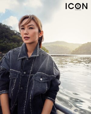 Joanne Peh Instagram - Two decades ago, Qi and I ventured to Sydney as colleagues on a travel supplement shoot. Last year, we returned to the city that holds so many memories, as a married couple celebrating our 10th anniversary. Reflecting on our journey together during an extensive interview with @sylvesterng was truly special. The chemistry we found with @jtjeremymimi and @marklawphotography helped us capture these poignant, filmic moments that I will treasure for years to come. It’s a beautiful full circle. Thank you @iconsingapore. The magazine is out now! 💜 🌿💫 #AnniversaryReflections