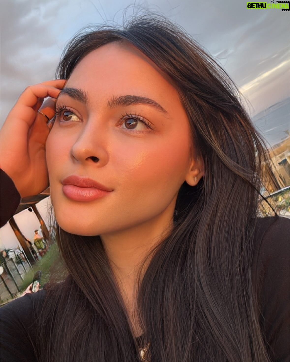 Jolene Marie Rotinsulu - 9.9K Likes - 1st sunset of 2025 ☀️🌅