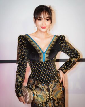 Jolene Marie Rotinsulu Instagram - Merandai Cakrawala Sinema Indonesia di Malam Anugerah Piala Citra Festival Film Indonesia 2024 🇮🇩

@doleytobing on style, @dimassinggih on attire, @leciel.design on accessories, @windy_lazuardi on makeup and hairdo, @armanfebryan on documentation.

@festivalfilmid @parfi56