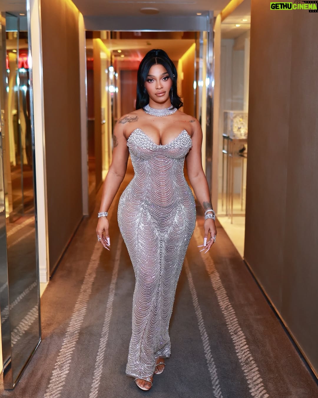 Joseline Hernandez - 180.3K Likes - I never went back to the strip club
And the Man that makes my greatest hits is fine as he can be! I'm like Mama D Bishh I deserve! Our New Single release party in New York went like this π₯π
π₯°ππ€π° #ny DID YOU EVER REALLY Love me π go download (I LIKE THE WAY YOU ARE) available in all platforms