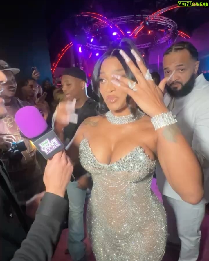 Joseline Hernandez - 180.3K Likes - I never went back to the strip club
And the Man that makes my greatest hits is fine as he can be! I'm like Mama D Bishh I deserve! Our New Single release party in New York went like this π₯π
π₯°ππ€π° #ny DID YOU EVER REALLY Love me π go download (I LIKE THE WAY YOU ARE) available in all platforms